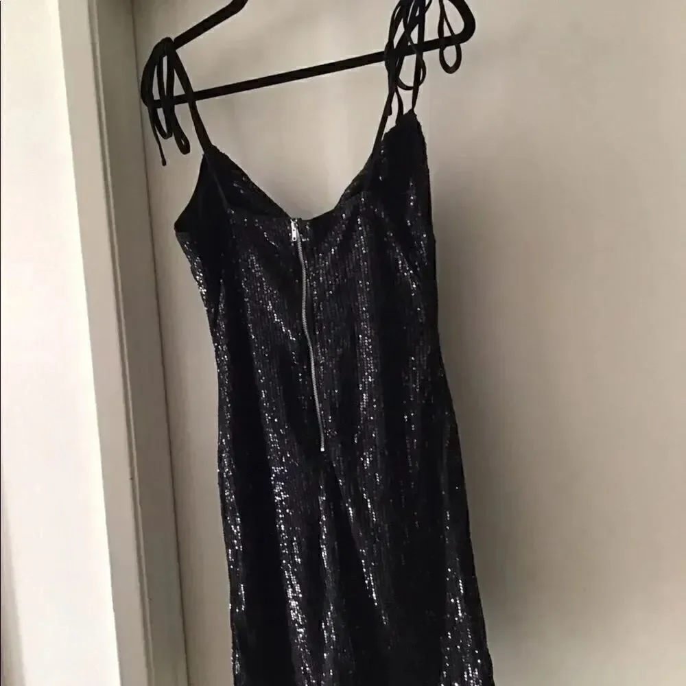 Beautiful Black Sequin Shoulder Tie Dress Sz Large~Never Worn